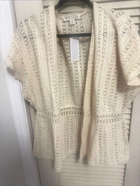 BEAUTIFUL by Lawrence Zarian The Josie Sweater Topper Size Medium NWT Ivory
